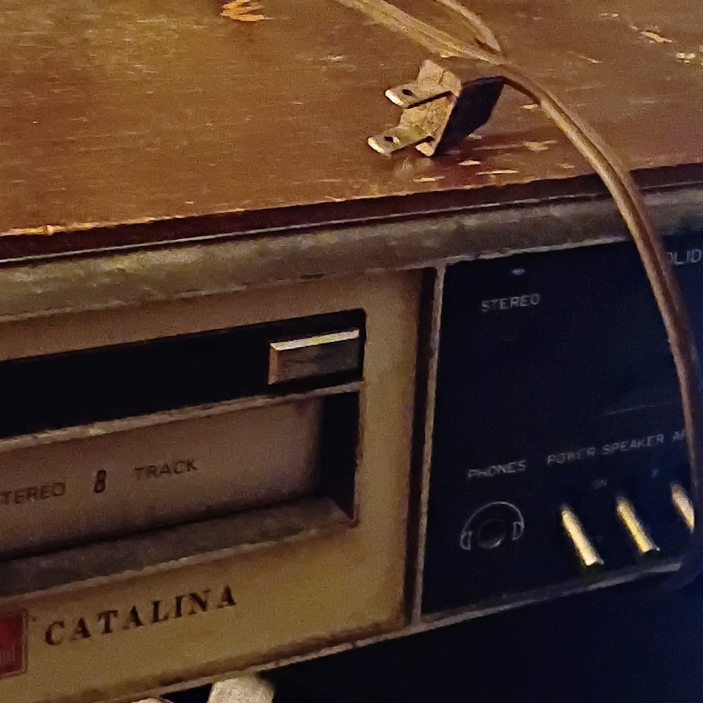 Catalina Classic 8-Track Player in Brown and Black